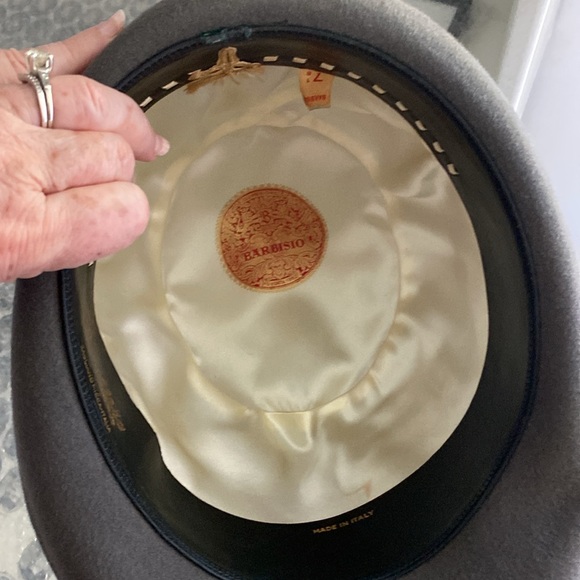 Beautiful Barbisio felt  hat 7 1/8. Excellent condition. - Picture 3 of 6